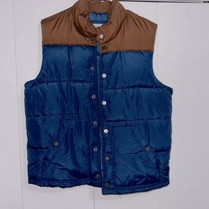 Men’s old navy vest size L